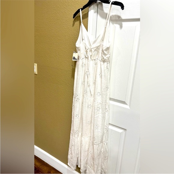 Elegant The Good Journey by anthropology Eyelet
Cotton Midi Sundress
Size 4 - Picture 3 of 4